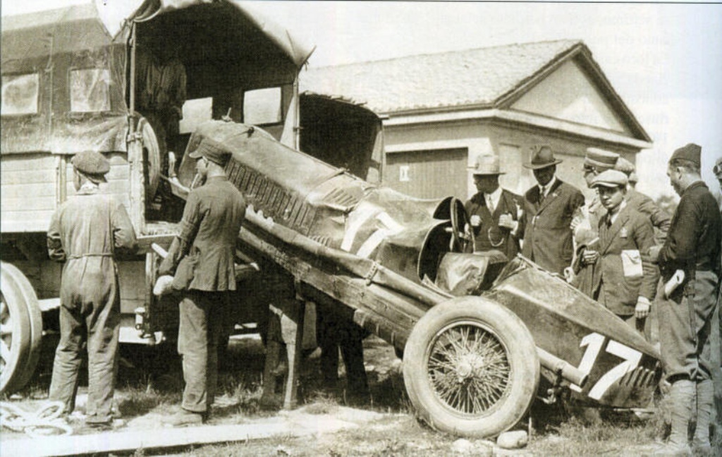 El Alfa Romeo en que Ugo Sivocci pierde la vida en 1923 es retirado de la pista