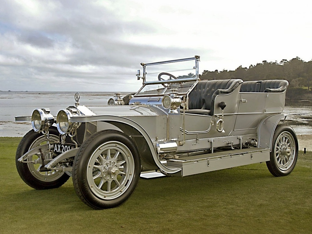 Debido a su rodar tan silencioso, el 40/50hp con matrícula AX201 fue apodado por la prensa como "Silver Ghost" o “Fantasma Plateado”, nombre que luego se hizo extensivo a las casi 6.000 unidades fabricadas, incluyendo 1.701 hechas entre 1921 y 1931 en Springfield, Massachusetts, EEUU.