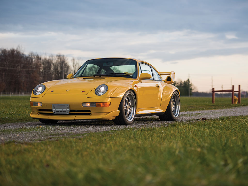 El 993 (aquí el GT2), el último refrigerado por aire | RM Sotheby's