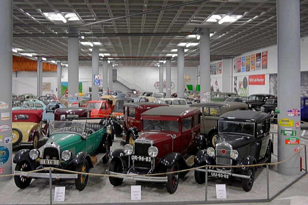 Museos de Coches de España y Portugal: Museo de Automóvil de V.N. de Familicao