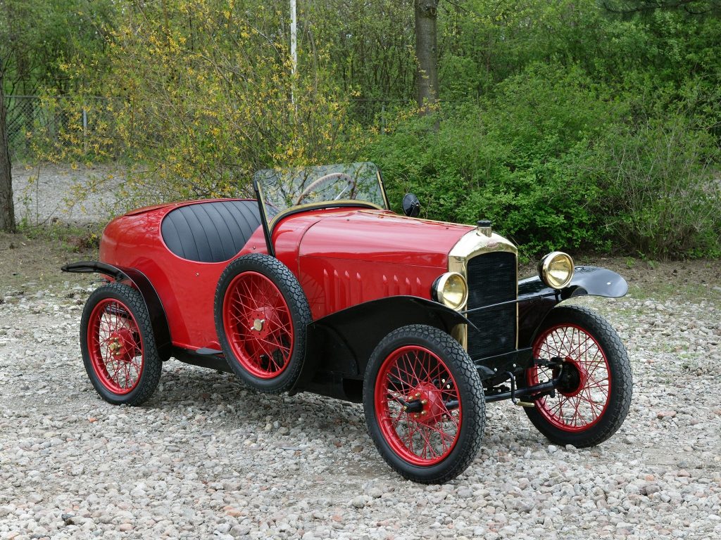 Se hicieron 12.305 unidades entre 1921 7 1925 del Peugeot Quadrilette, nombre que recibieron los Tipo 161 y 172 de la marca francesa