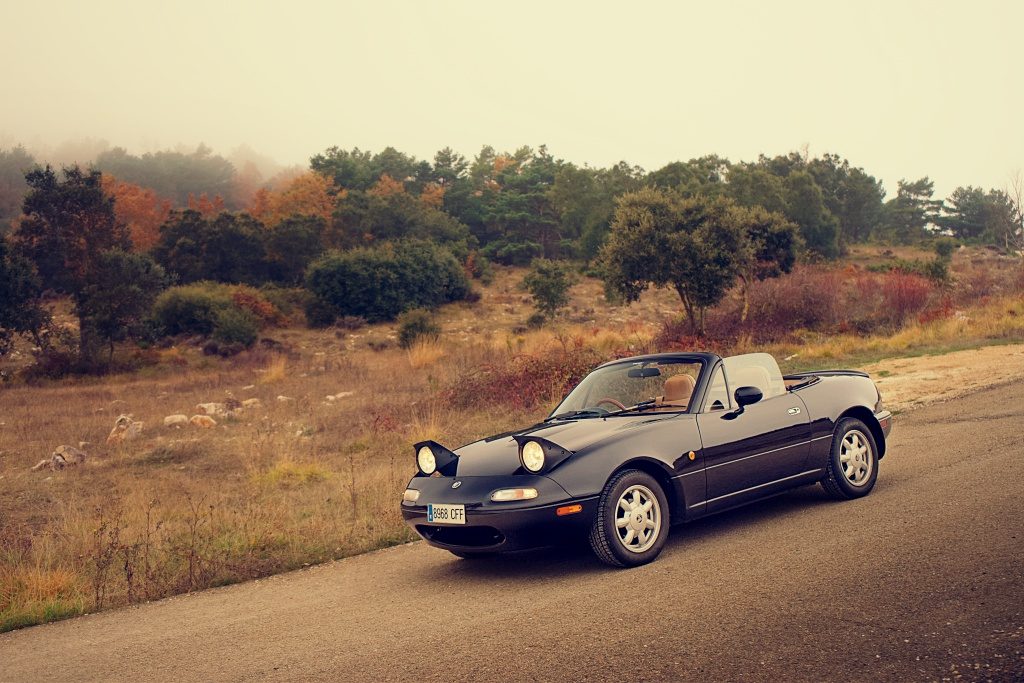Mazda MX-5 Miata Eunos Roadster | ICON ROAD