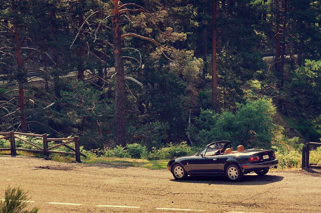 Mazda MX-5 Miata Eunos Roadster | ICON ROAD