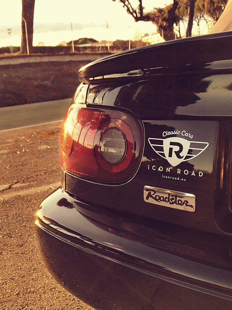 Mazda MX-5 Miata Eunos Roadster | ICON ROAD