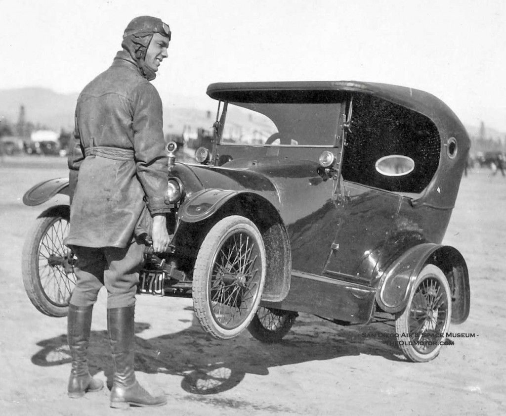 A finales de siglo Peugeot ya ha vendido 300 coches y en los primero años del siglo XX fueron los reyes del mambo automovilístico en Francia, con vehículos como este Peugeot Bebé