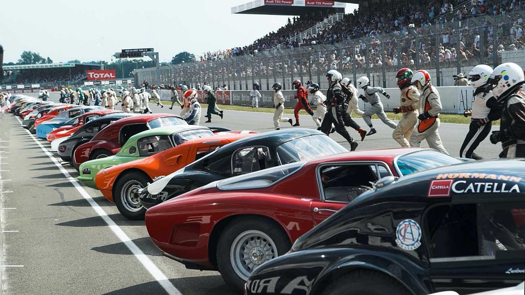 Salida clásica en Le Mans Classic]