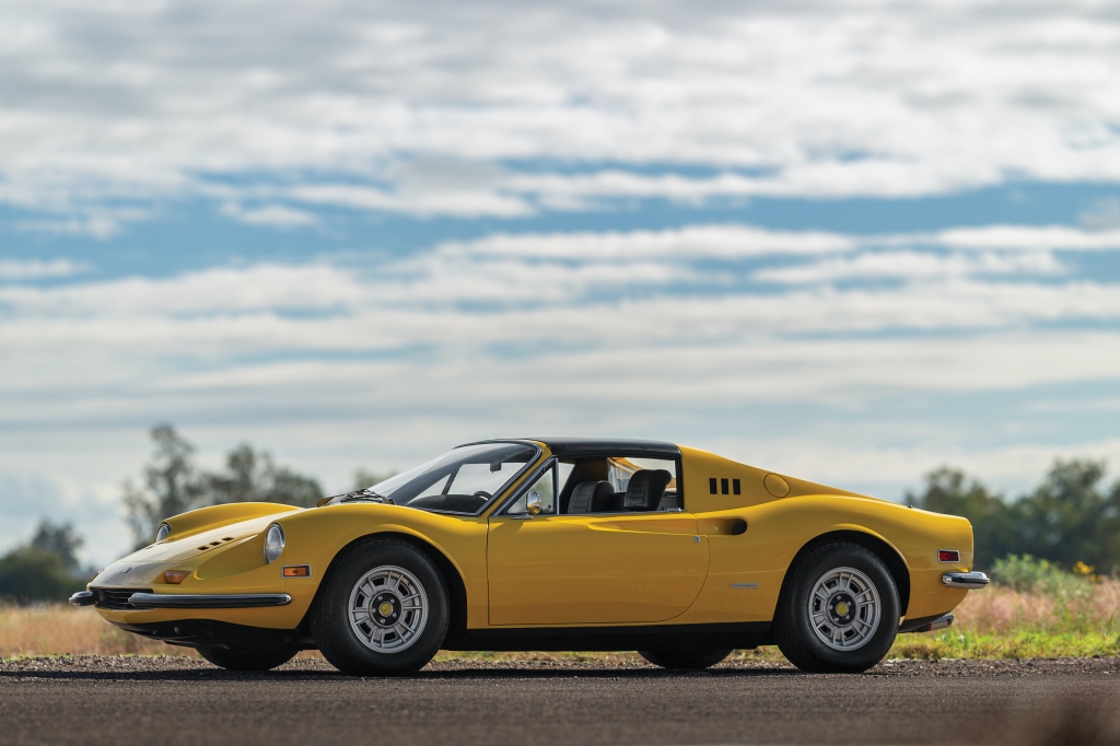 Ferrari Dino 246 GTS by Scaglietti (1972) 340.500 $ | RM Sotheby's