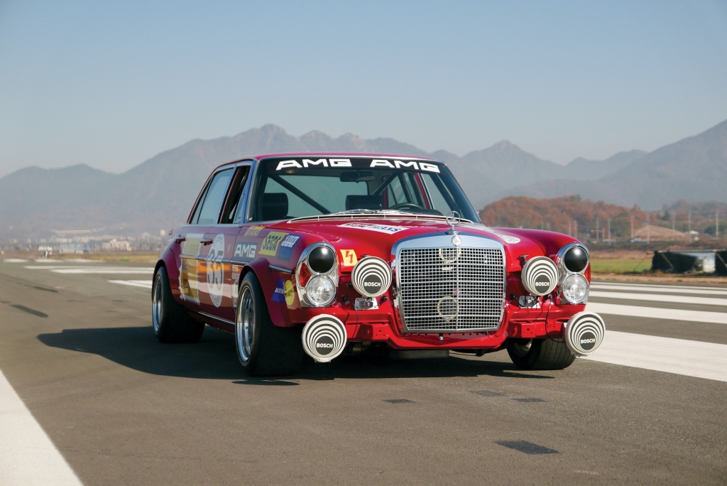 1969 Mercedes-Benz 300 SEL 6.3 'Red Pig' Replica (432.500 €) | RM Sotheby's