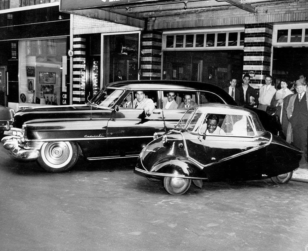 Nat King Cole fotografiado el 27.5.1954 a bordo de un Messerschmidt, del que asumió la distribución en dos estados de EEUU | Ullstein Bild