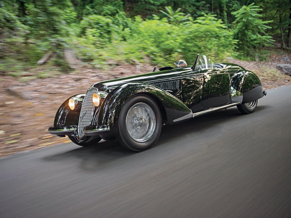 Alfa Romeo 8C 2900B Lungo Spider (1939) vendido por RM Sothebys en Monterey el 20.8.2016 por 19,8 M$ (21,1 M$)