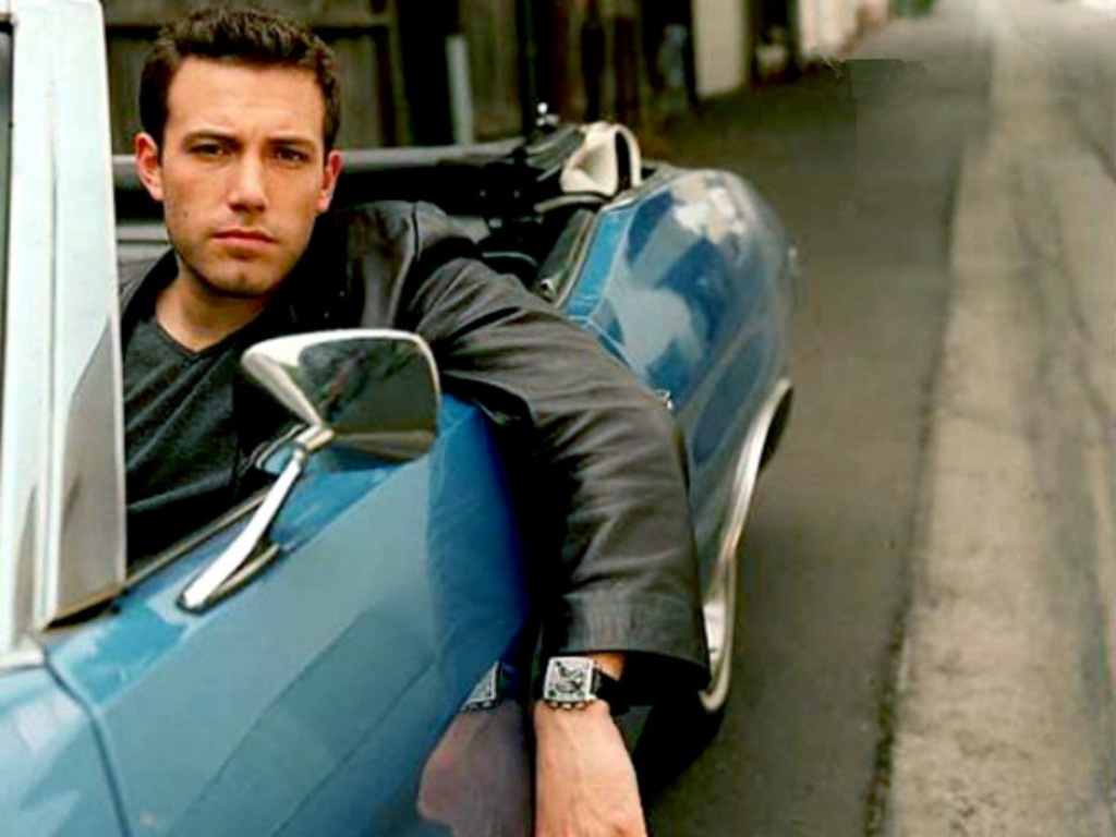 Ben Affleck al volante de su Chevrolet Malibu | Anacleto Rapping/LAT