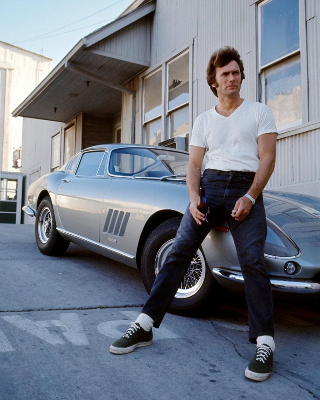 Clint Eastwood con su Ferrari 275 GTB a principios de los 70