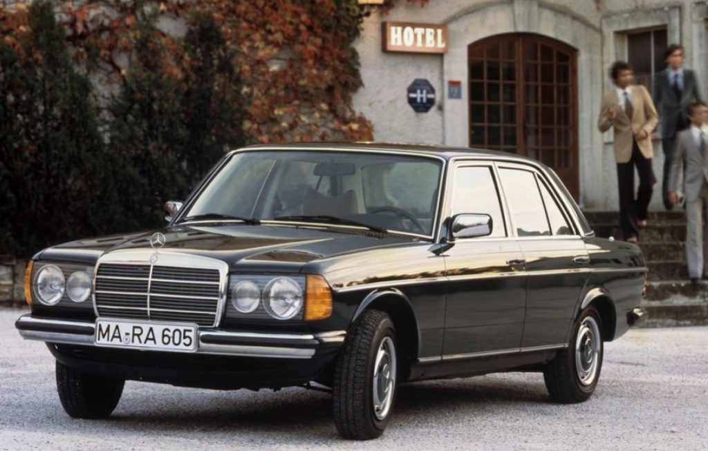 Mercedes-Benz W123 | Daimler