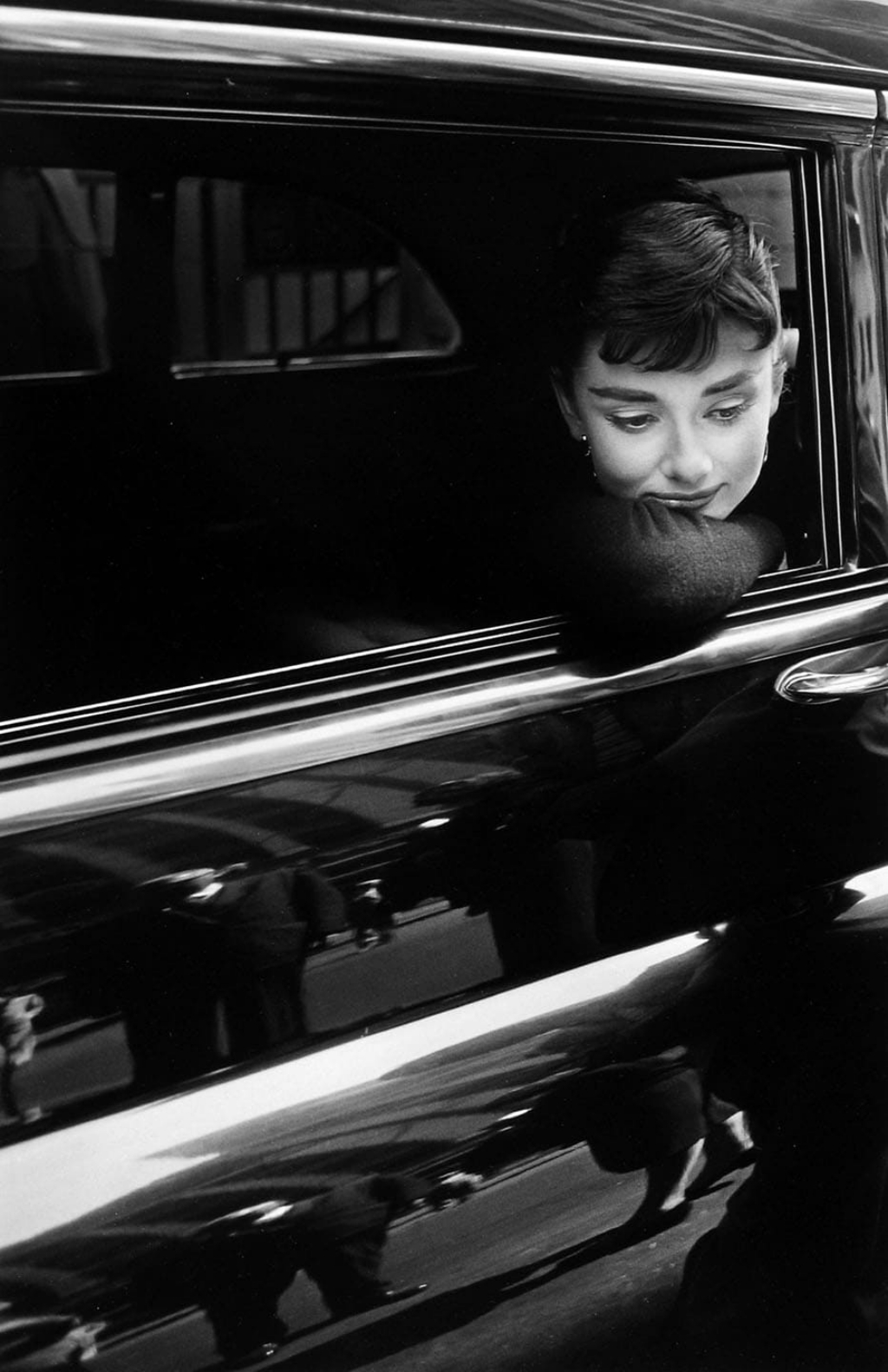 Stars & Cars 3 Audrey Hepburn durante el rodaje de Sabrina en 1954 | Dennis Stock Magunm