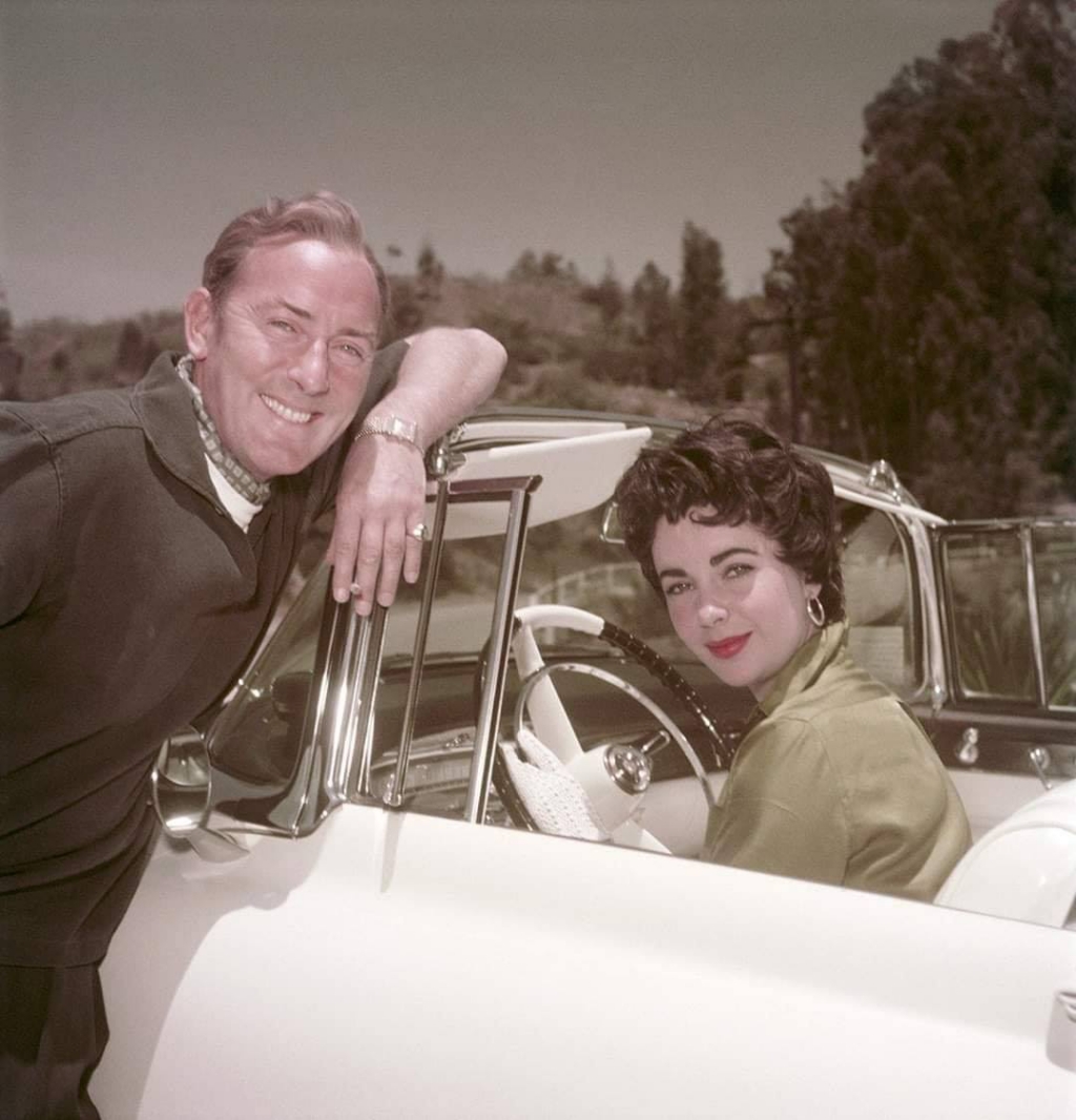 Stars & Cars 3 Elizabeth Taylor con su segundo marido, el actor Michael Wilding hacia 1955 | Archive Photos:Getty Images