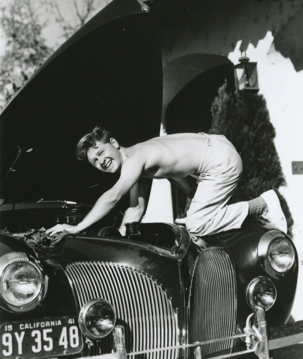 Stars & Cars 3 Mickey Rooney con su Lincoln Continental de 1941