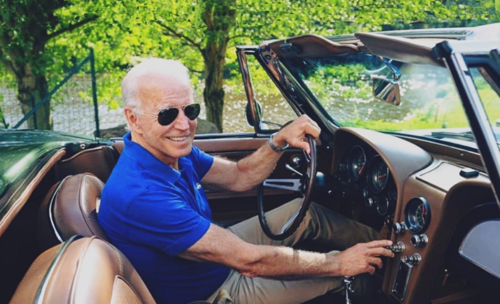 El presidente de los EEUU Joe Biden a los mandos de su Corvette de 1967 | Jay Leno's Garage