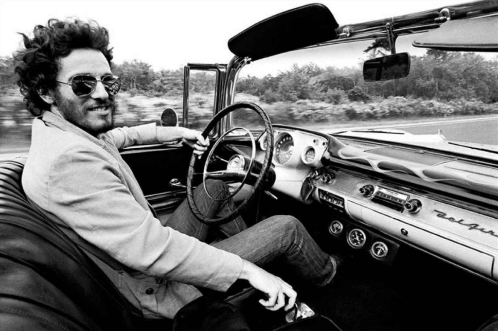 Personajes singulares y sus coches: Bruce Springsteen conduciendo su Chevrolet Bel Air del 57 alrededor de 1975 | Reuters