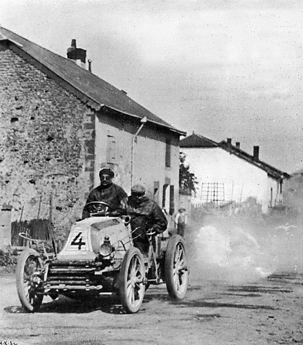 Primeras carreras de coches: Henri Fournier, ganador de la Paris-Berlin a los mandos de su Mors el 27 de junio de 1901