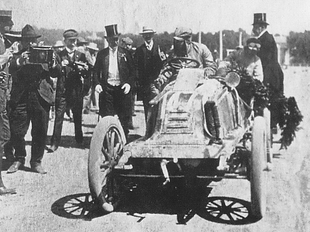 Marcel Renault, ganador de la Paris-Viena en 1902