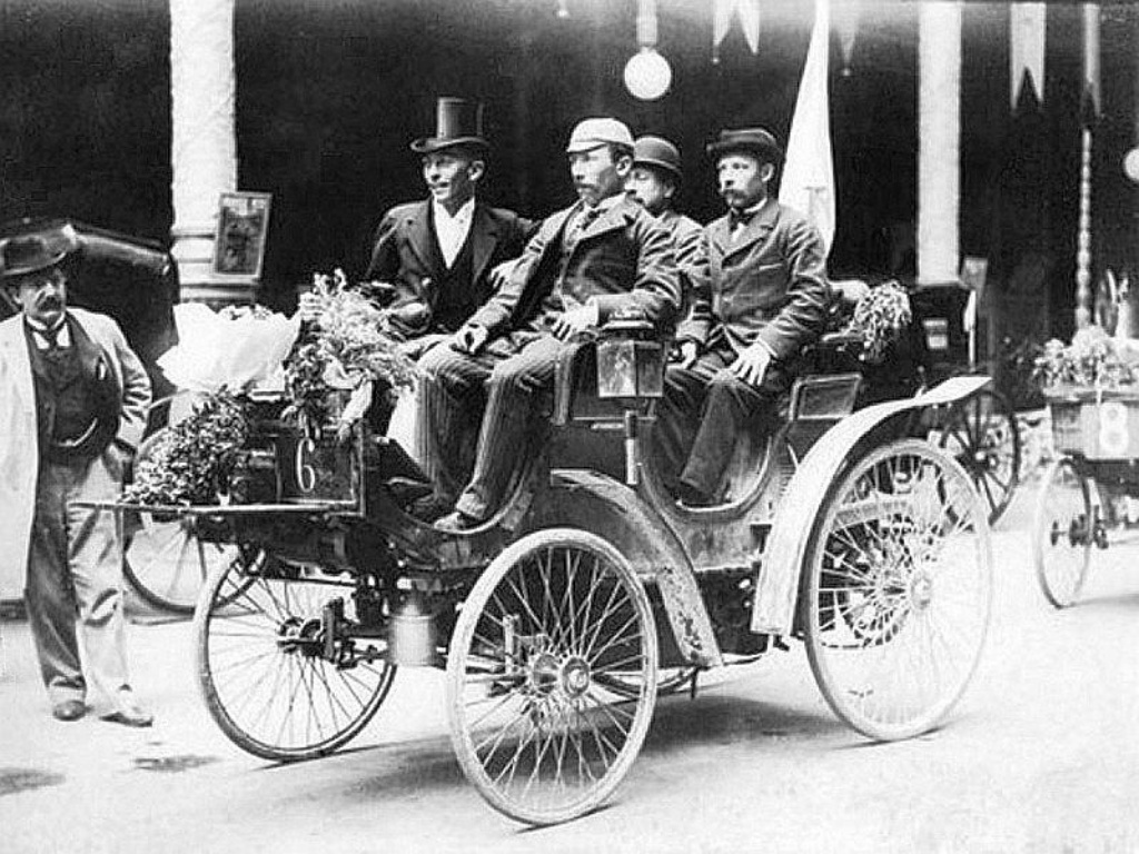Primeras carreras de coches: Isaac y Paul Koechlin de Valentigney, vencedores de la Paris-Burdeos-Paris de 1895 con su Peugeot-Daimler Type 7 Phaeton