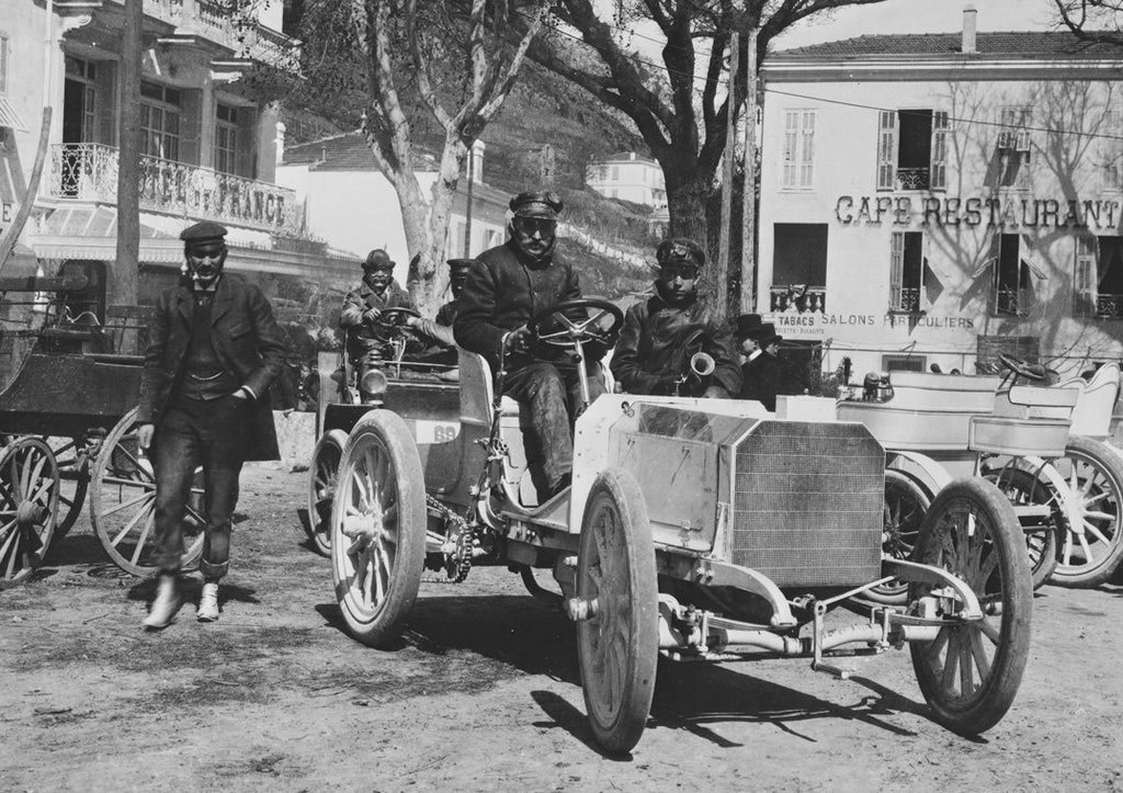 Primeras carreras de coches: Wilhelm Werner al volante del Mercedes 35HP en la Semana de la Velocidad de Niza en 1901