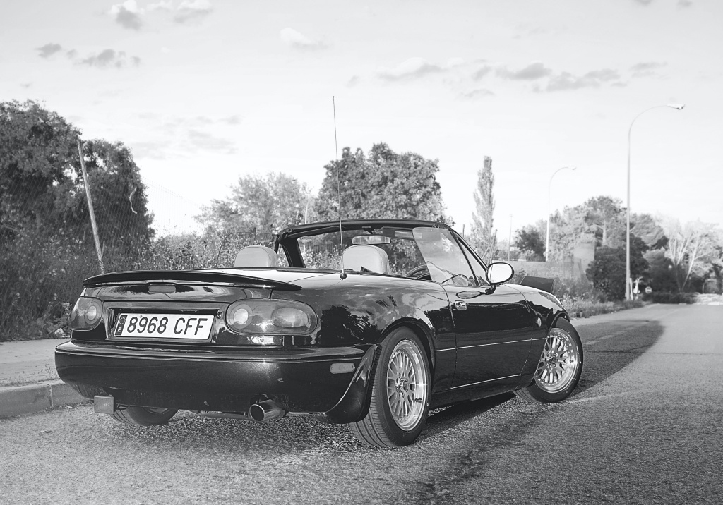 ModificacionesMazda MX-5: trasera 3/4 byn