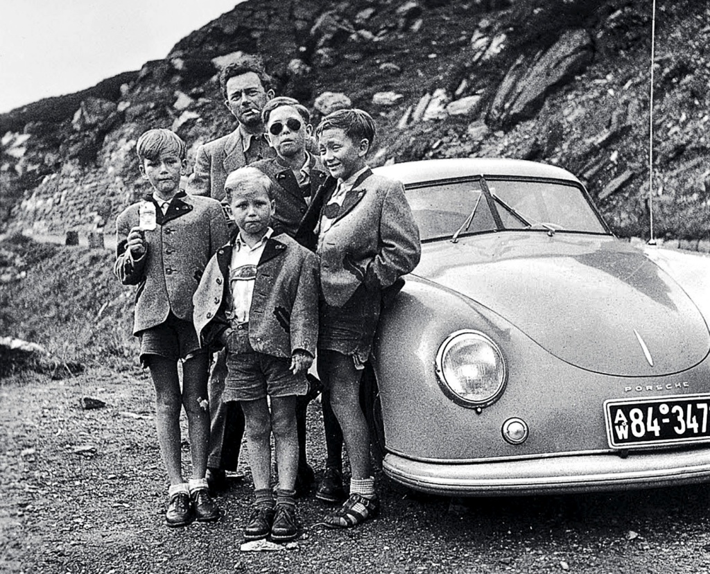 Stars & Cars: Ferry Porsche con sus hijos y sobrinos en 1950